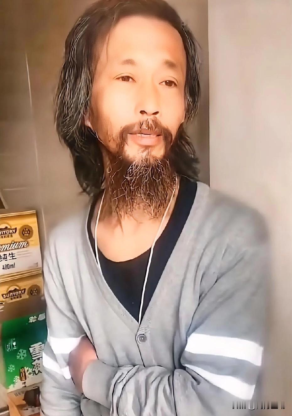 从流浪汉到被人围着喊“老师”，出门前呼后拥，讲句话都有人记笔记。沈巍最该感谢时代