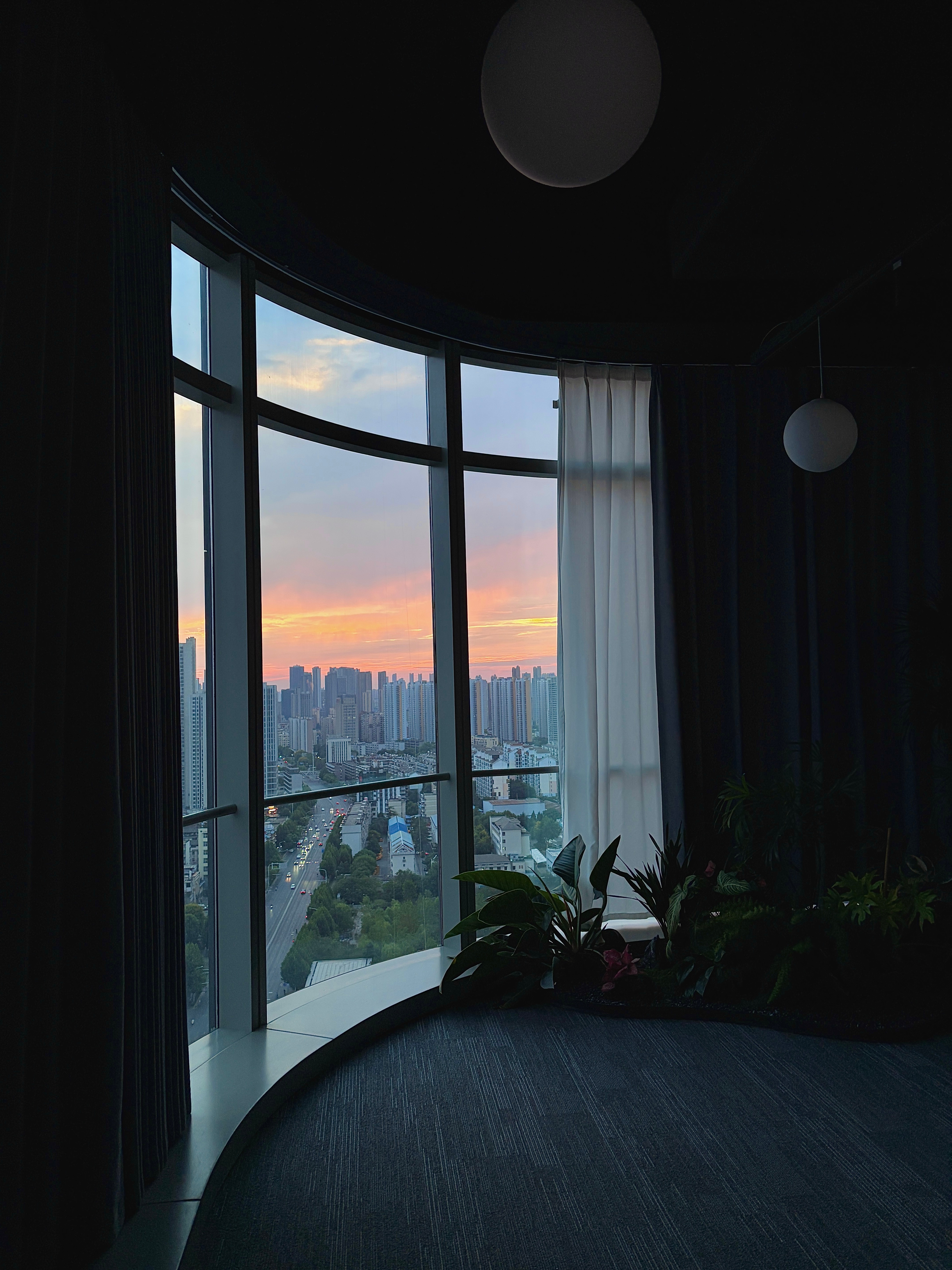 下班晚了 饿晕都 ​​​