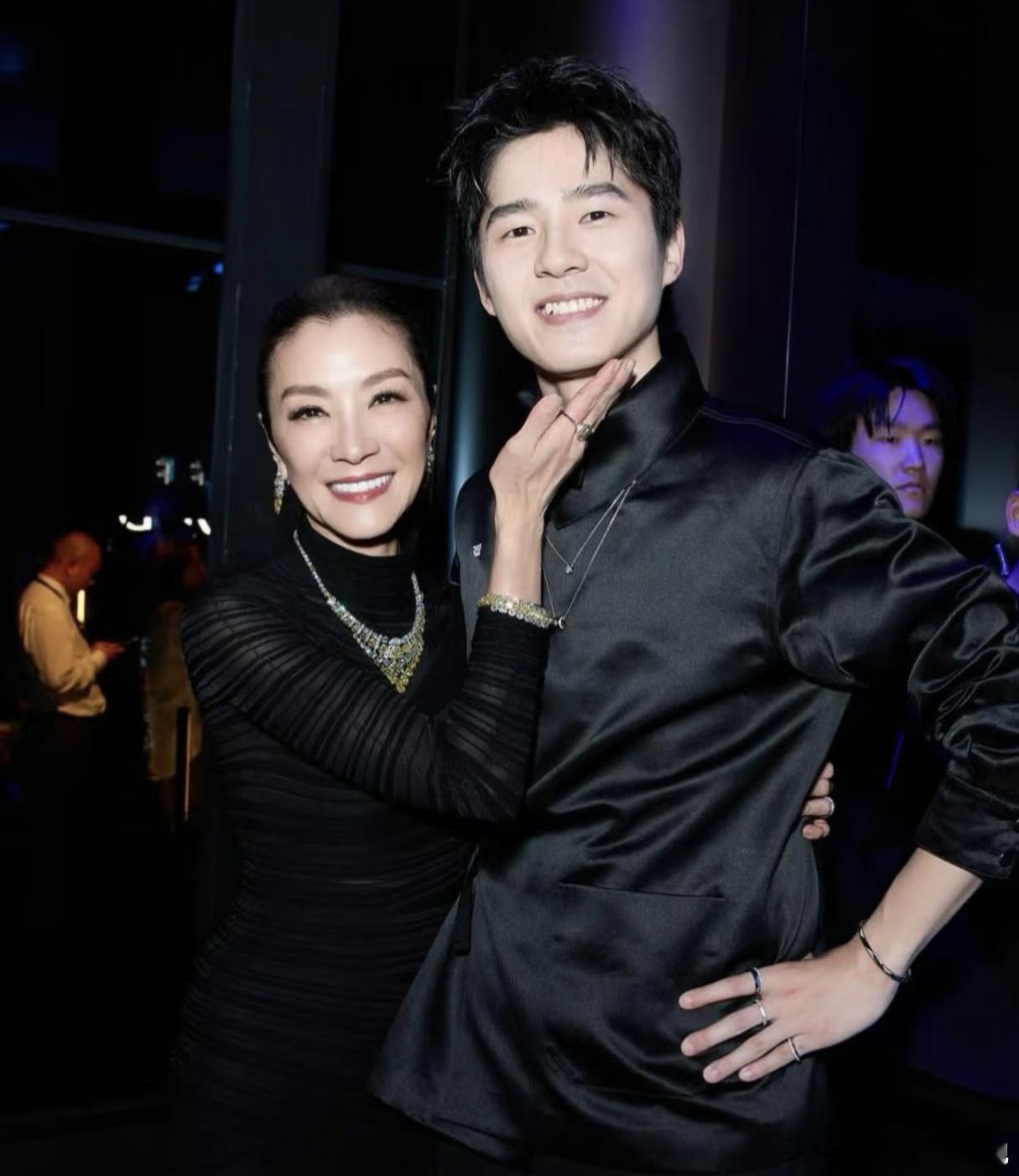 杨紫琼刘昊然江湖版魔方小姐杨紫琼搭档刘昊然演《魔方小姐》，有奥斯卡影后那完全演技