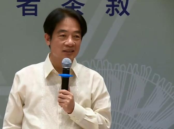 目前摆在我们面前的三件大事，务必快速解决！第一，务必快速解决台湾问题；第二，就是