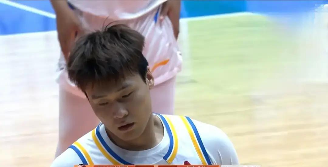 别再看得分了。赵睿只拿7分，却让对手输了43分。
 
盯着记分牌的人没发现：他上