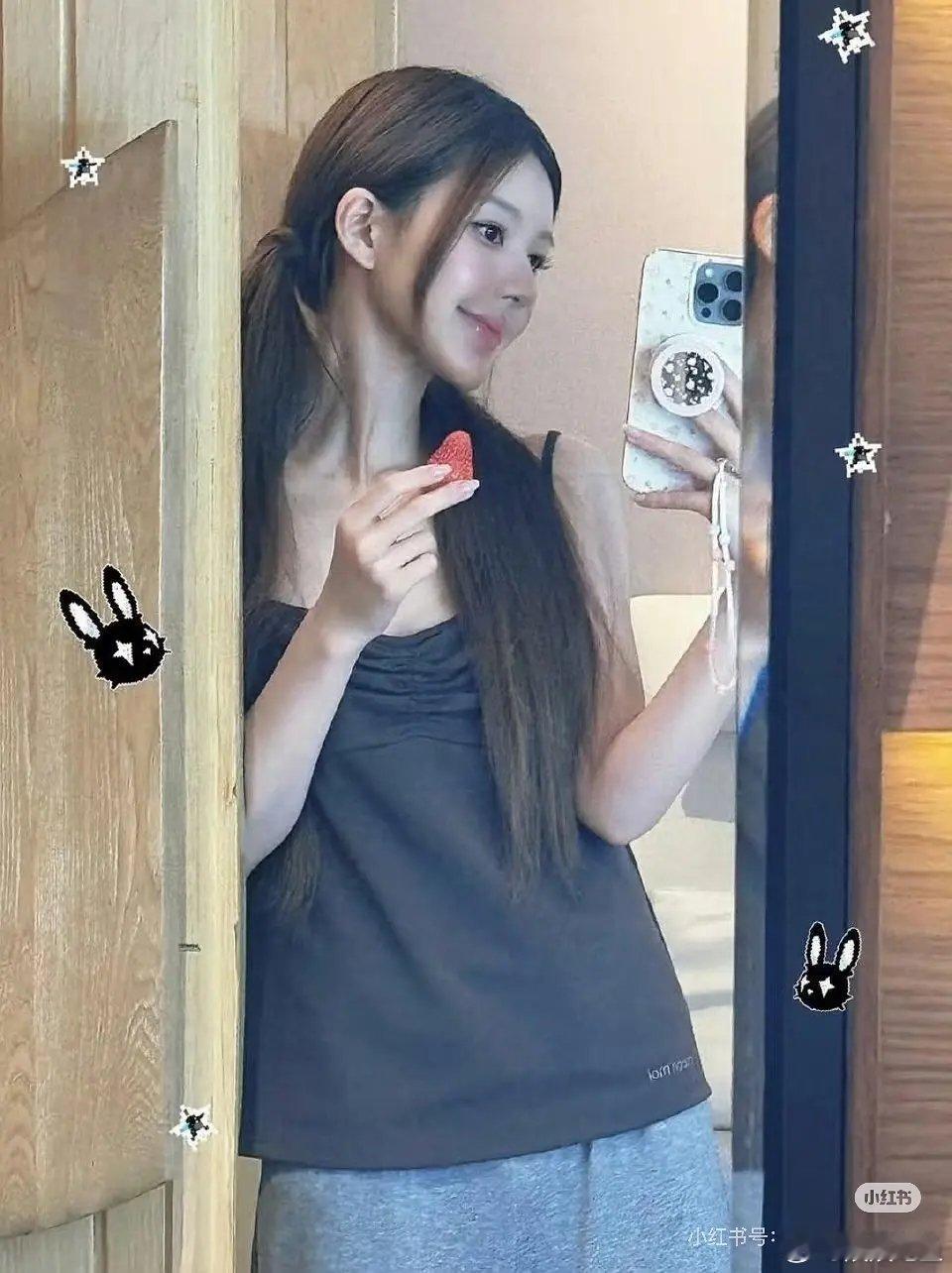 内娱美女不要再学欧美人的诡异风格了 赵露思真的不适合这个风格 