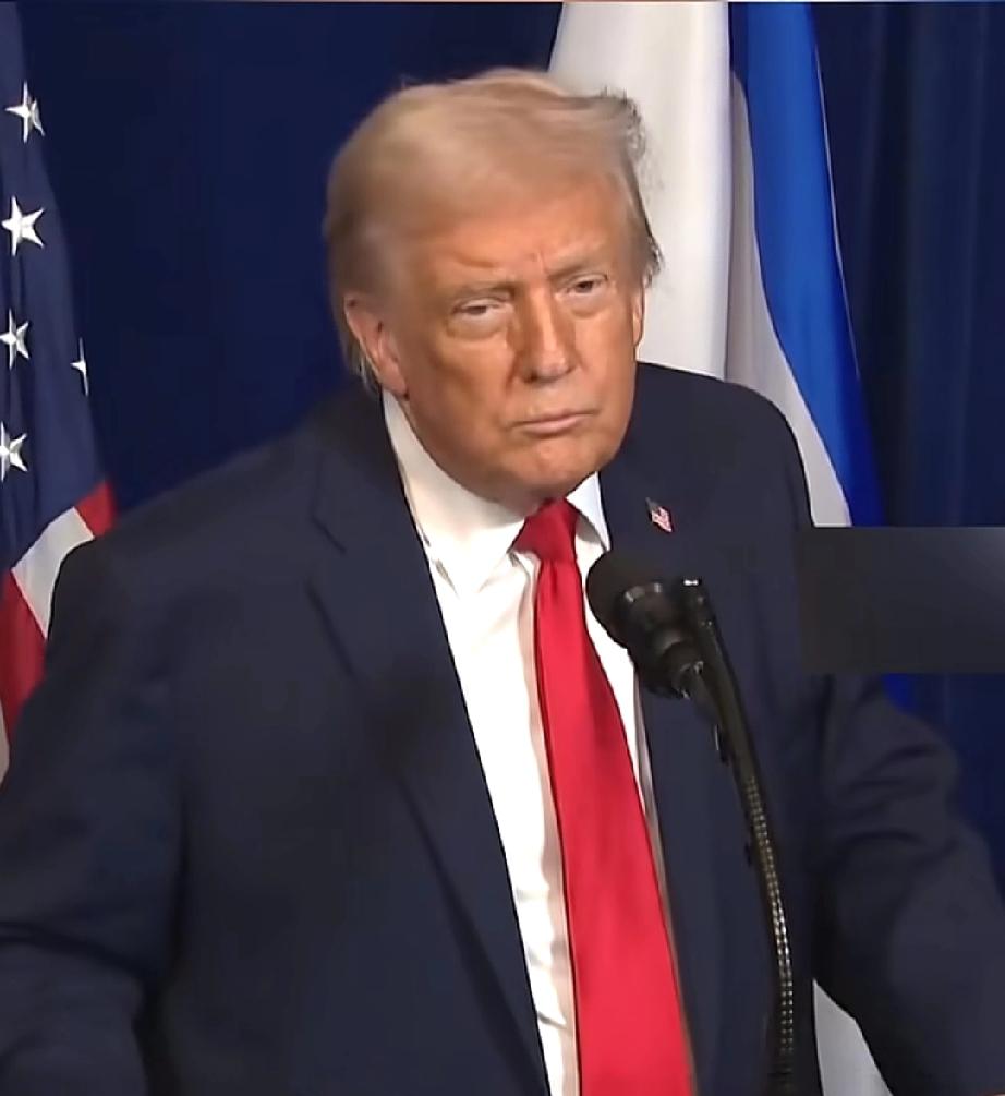 最新消息！
特朗普登机访华前，
先通告全球，中国已经买了800万吨大豆！特朗普访