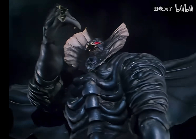 脱皮之后的撒旦高斯已经变成巨兽了，没有之前黑武士那样神秘的感觉了。