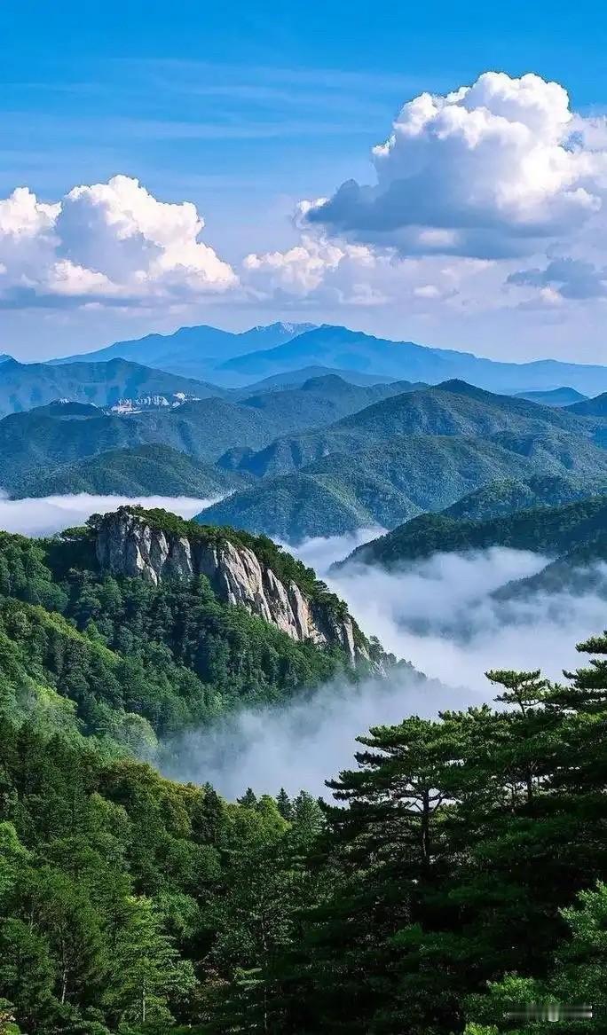 🏔️ 辽宁爬山爱好者必看！排名前15的名山大盘点（附海拔与特色玩法）：

辽宁