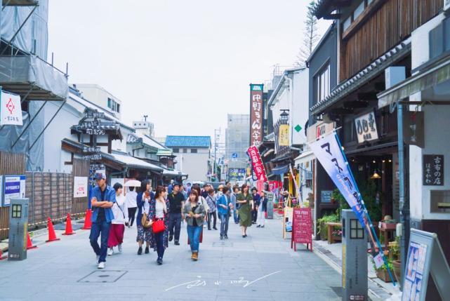 日本居然有一个著名清酒品牌叫“金陵”？网友：南京同意了吗？

前段时间，我因为工