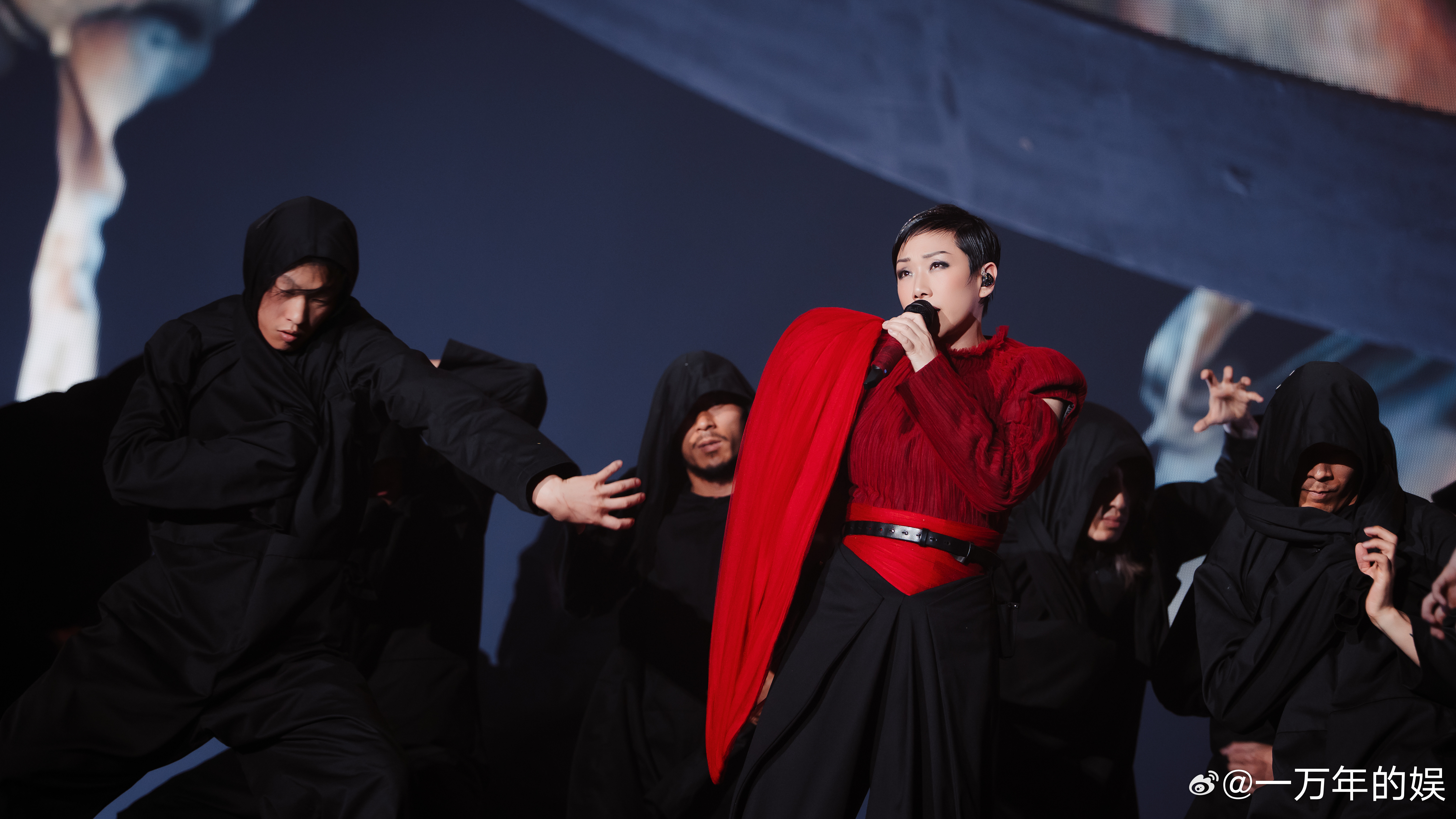 林忆莲巡演首站上海🕊️旋律穿越岁月久久回响，林忆莲携全新2.0巡演登陆上海，舞