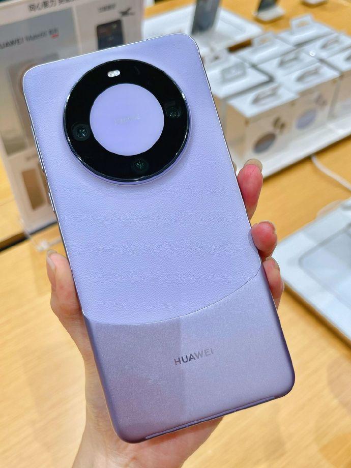 用了华为mate60 Pro半个月了，谈一谈和iPhone15的区别吧~仅从使用