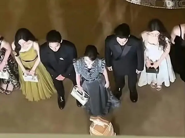 我还以为昨晚Dior活动争c是乐子人挑拨，结果粉丝是真的在和迪丽热巴争c啊[允悲