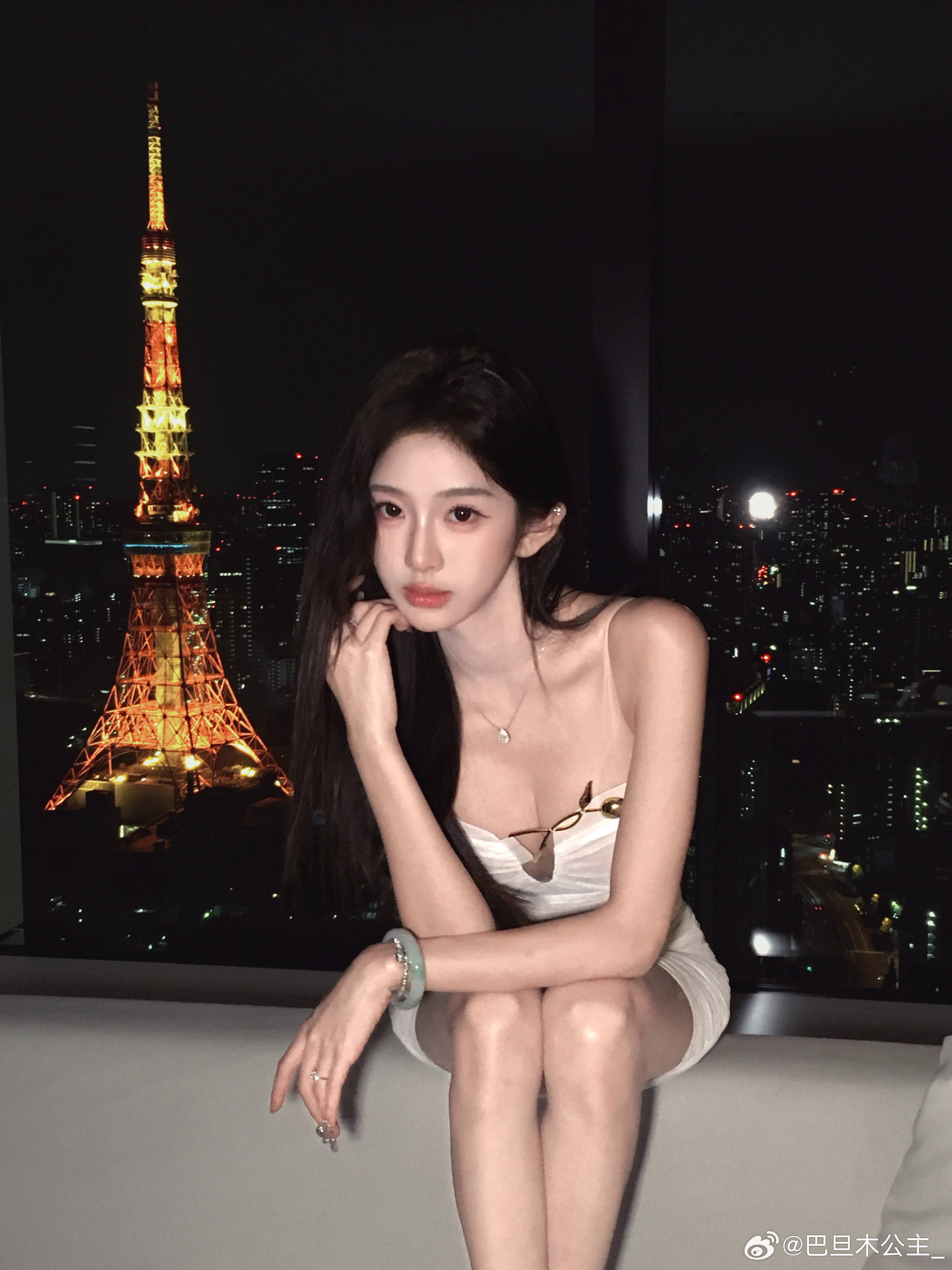 巴旦木公主晒结婚证巴旦木公主居然结婚了，那大哥们刷的钱算什么？ 