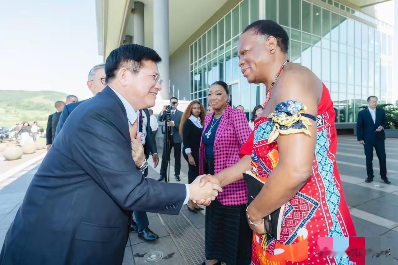 台当局高层秘密抵达非洲，包了一架飞机穿越13国领空，但还是晚了一步：没赶上！
