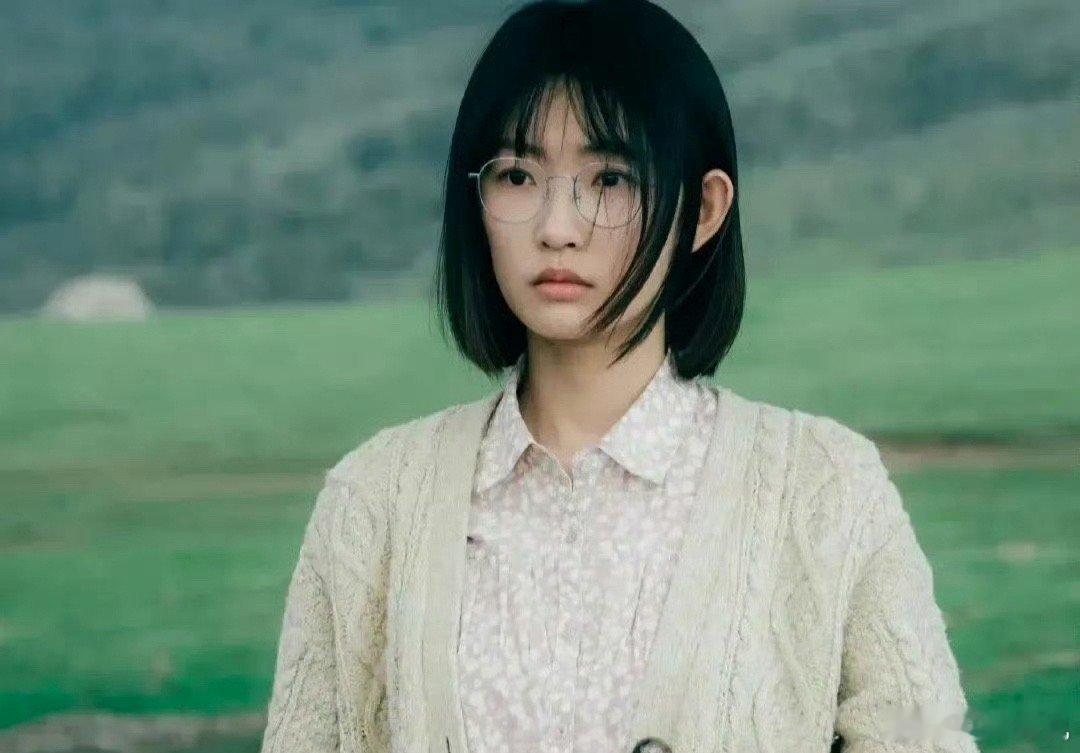#我的阿勒泰#五位主演信息：#周依然# ，28岁，重庆人，毕业于四川音乐学院，在