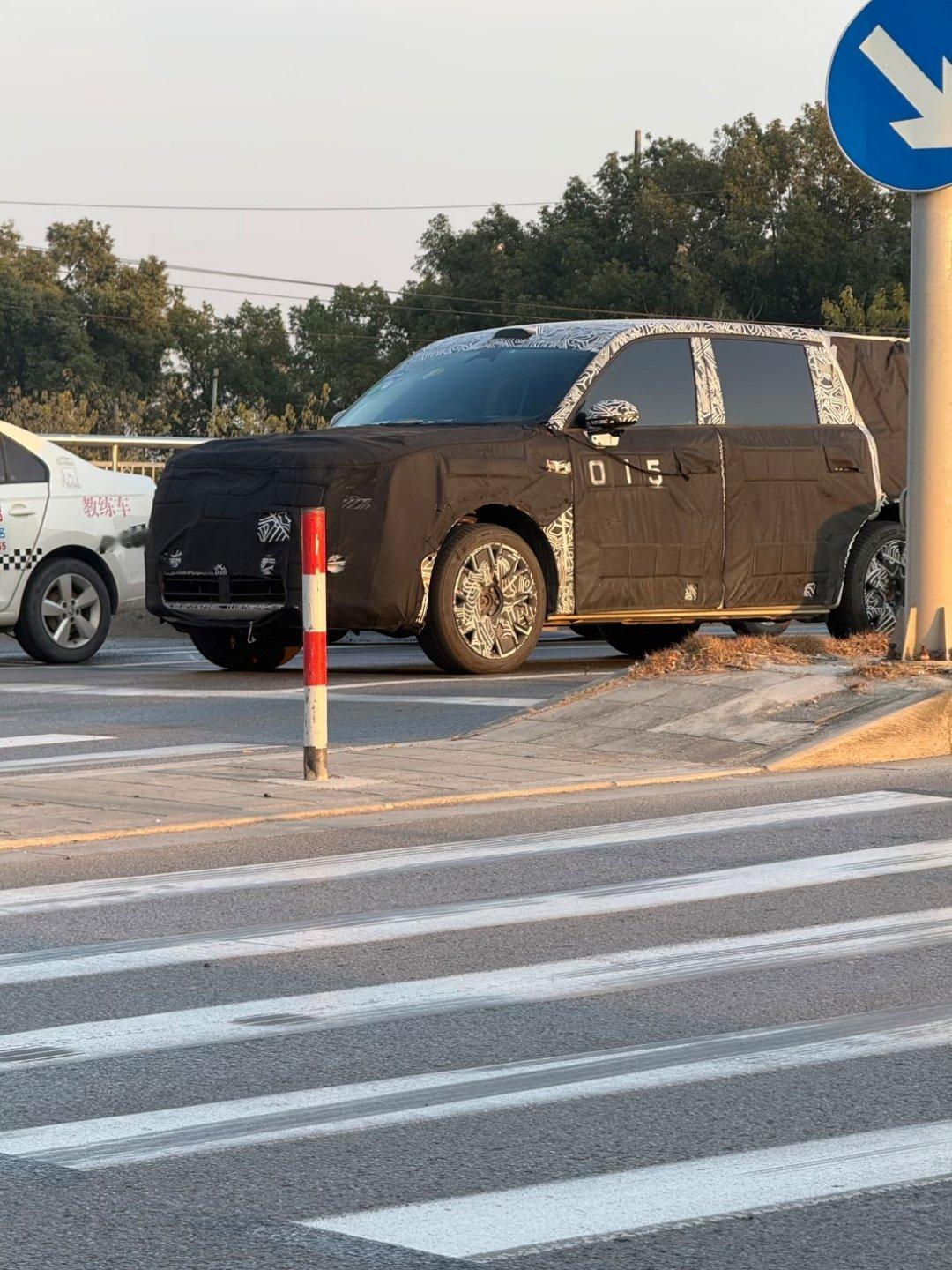 只是漏个谍照，网友就给小米YU9取了个外号“米雷德”？ 