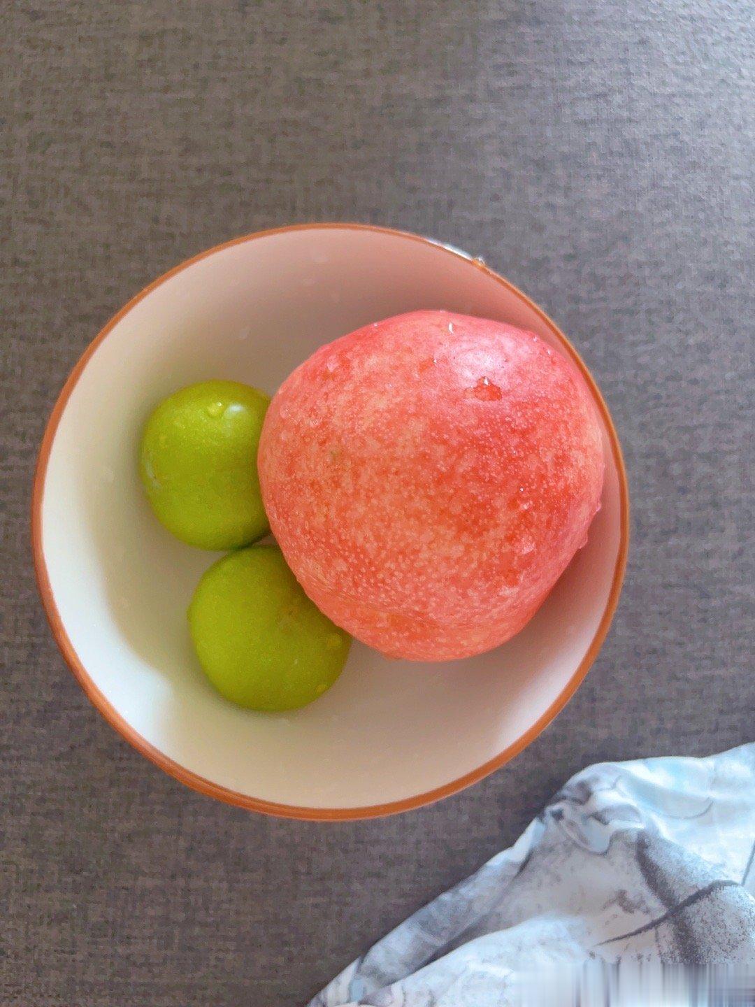 #为什么纷纷抱怨水果过甜#昨晚还在抱怨，买了黄桃没有桃子味，简直在吃糖一样！今年