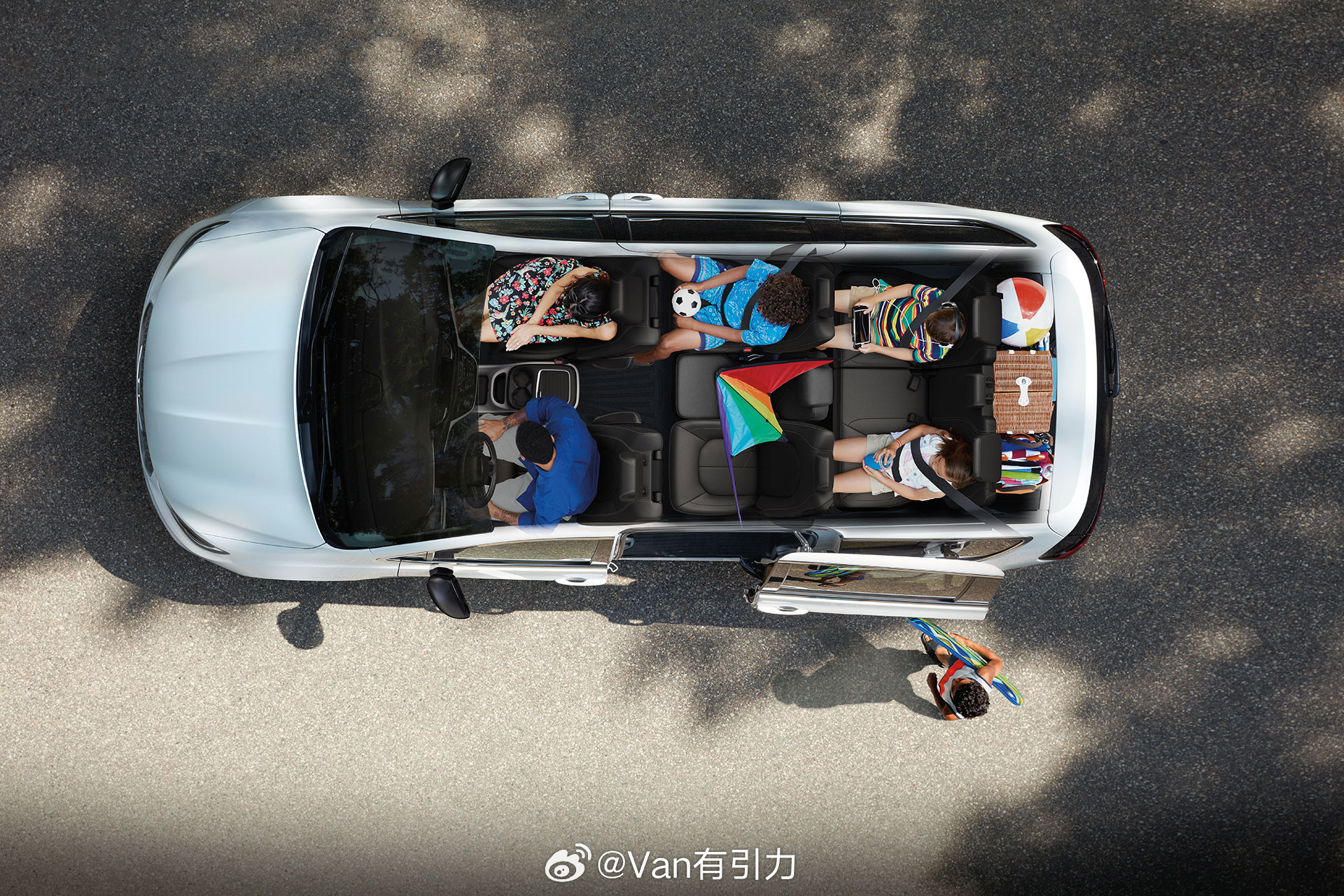 这就是歪果MPV不在乎神马二三排平权的真实原因MPV