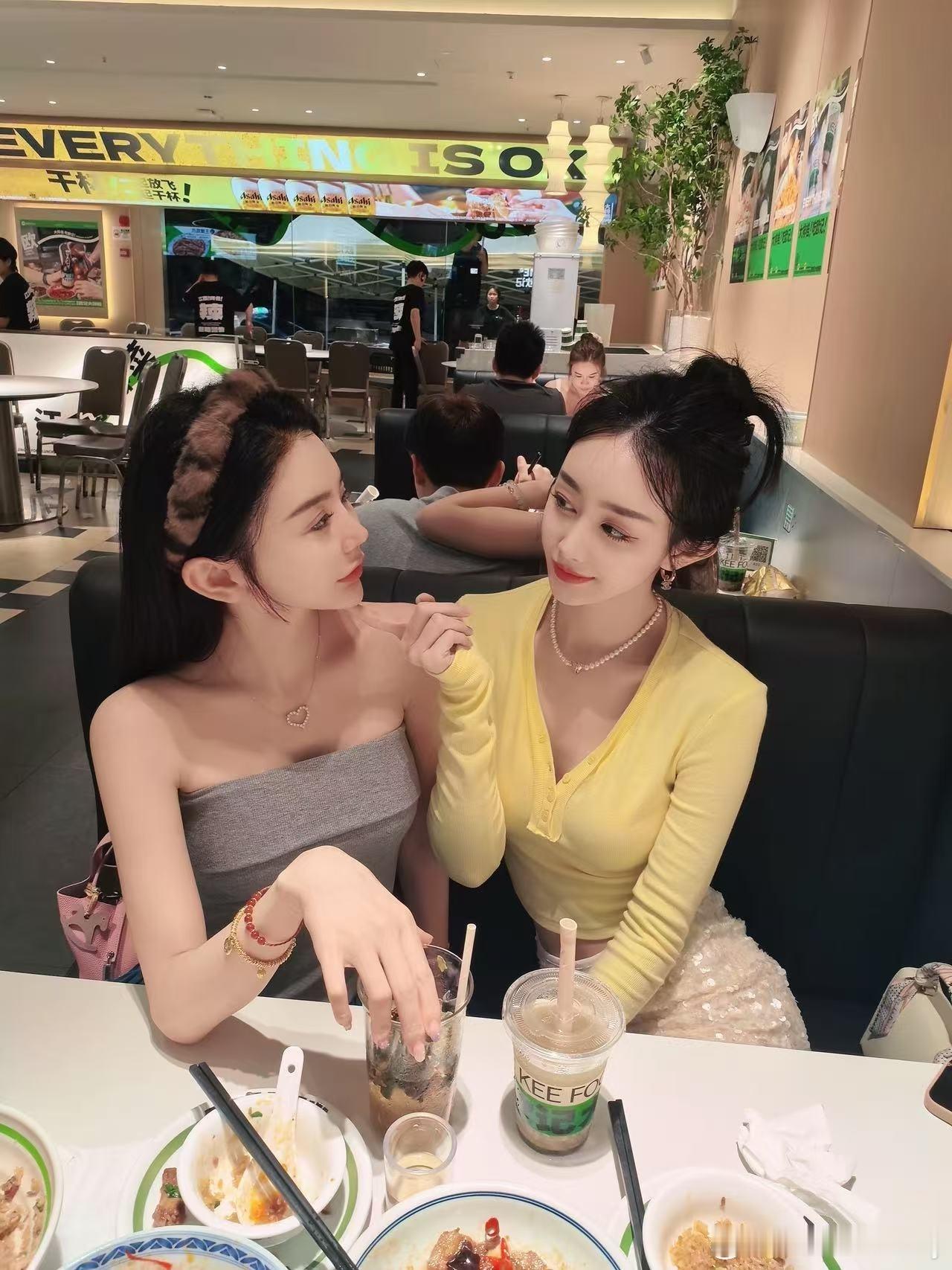 人与人之间的滤镜 不过是一双偏爱的眼睛～ ​​​