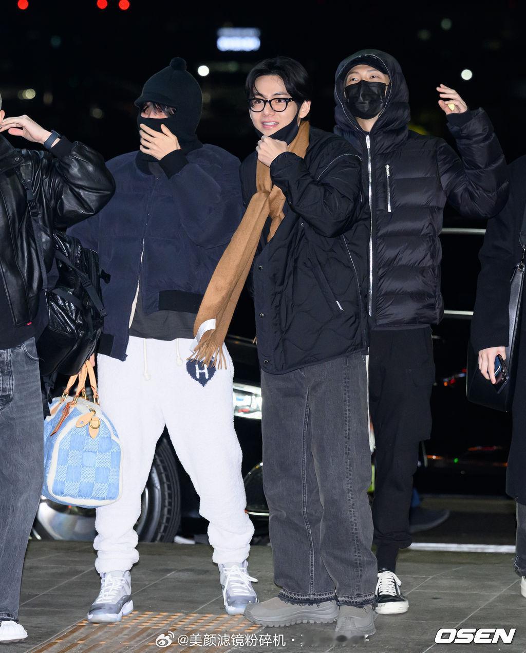 金泰亨、金硕珍、朴智旻今日机场新闻图 