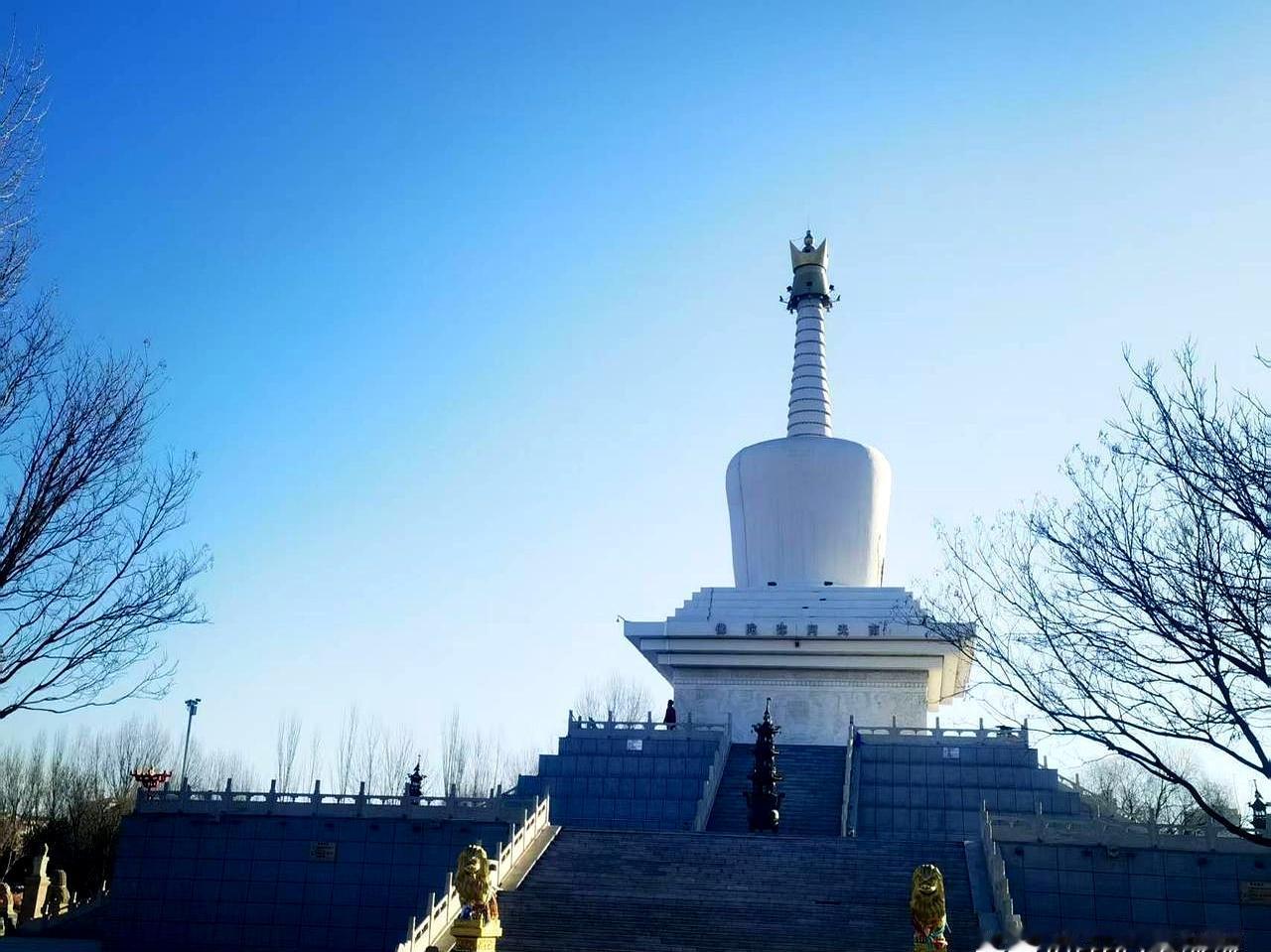 两口子过日子，真有不红脸的时候吗？说白了，锅碗瓢盆搁一块儿还难免磕碰呢。
其实啊