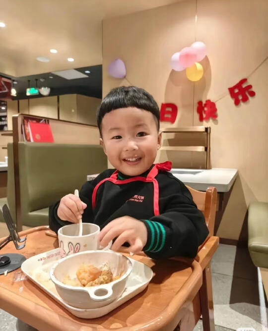 这个世界配不上他
