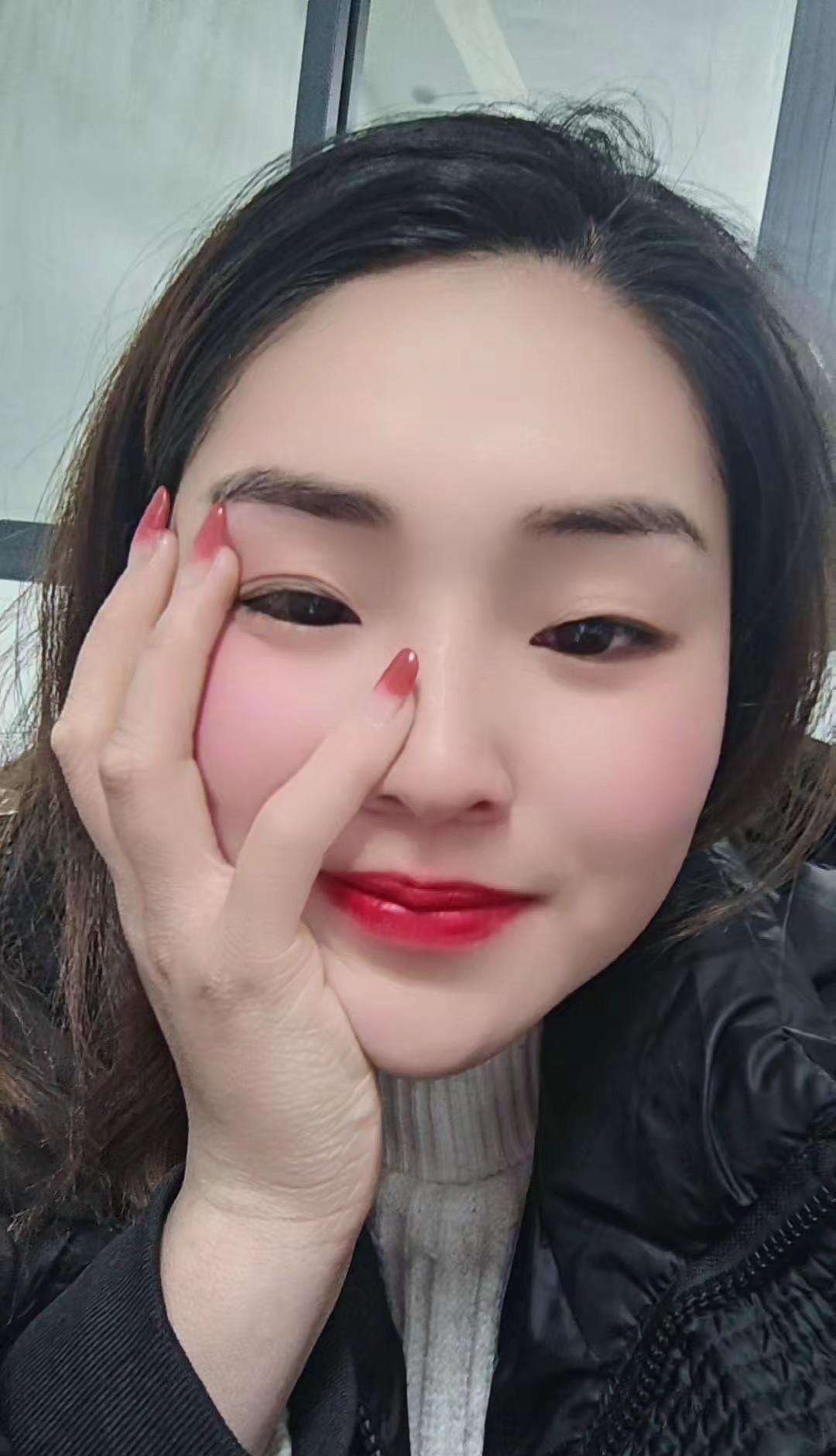 1. 口袋比脸干净，余额比体温低 当代年轻人的经济状况