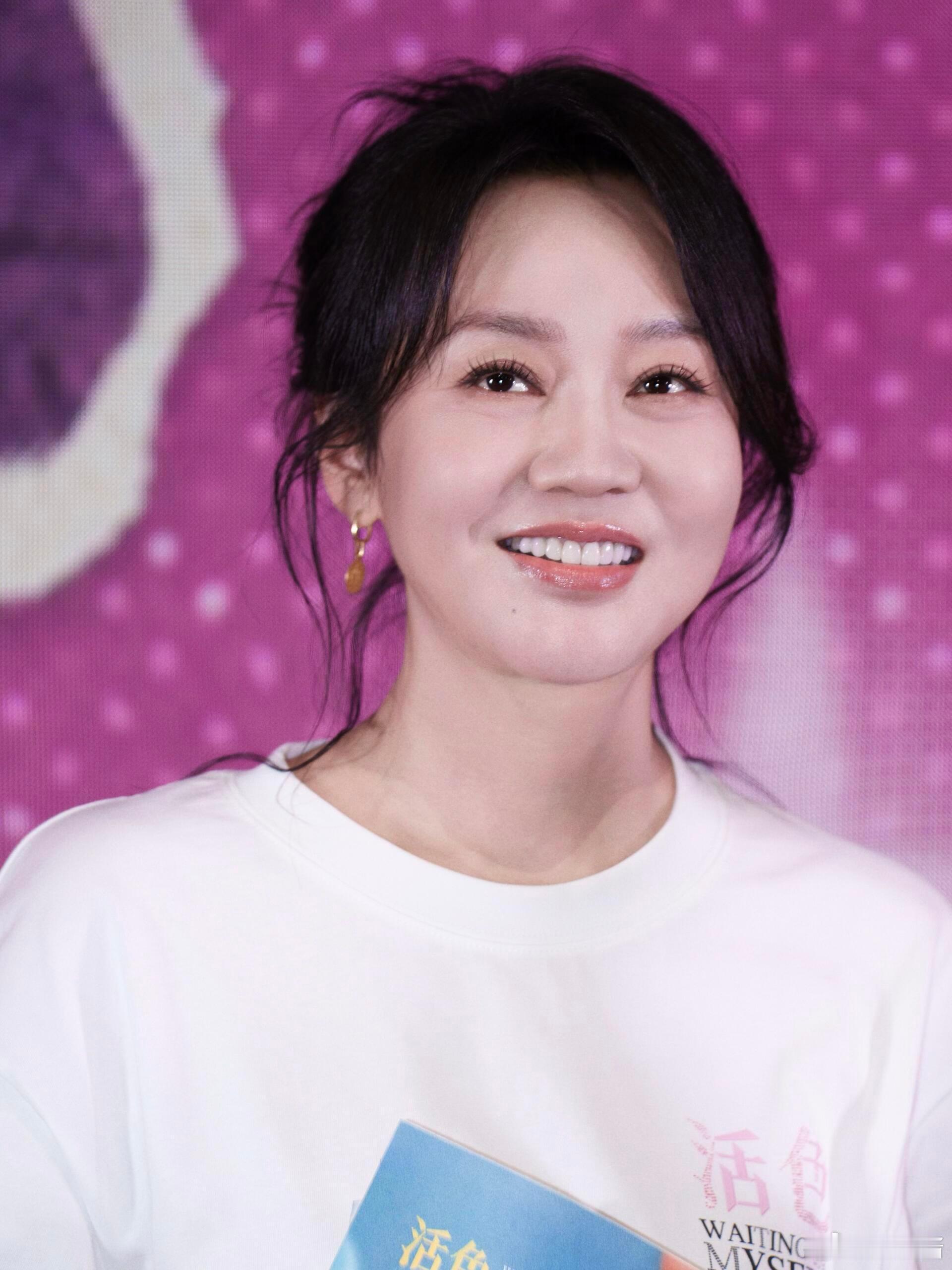 闫妮戴军聊恋爱还得看老辈子谈戴军问闫妮李静还相信爱情吗听完三人对话陷入沉思！老一