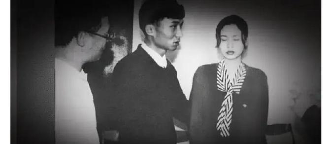 1993年，青岛的一个公交车乘务员，辞去了工作下海经商，赔了个底朝天。走投无路之
