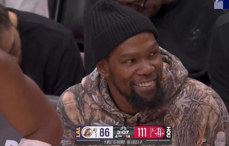 缺谁谁尴尬！NBA季后赛G4，火箭扳回一局，杜兰特作壁上观，你不上场，队友都会打