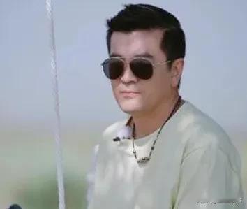 杨子是影视传媒公司老板，他本质上不是一个参与的演员视角，也不是导演视角，类似老板