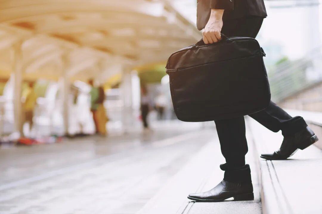 中国是美国专搞渗透破坏的组织NED重点渗透的亚洲国家，没准你的亲朋好友就可能已被