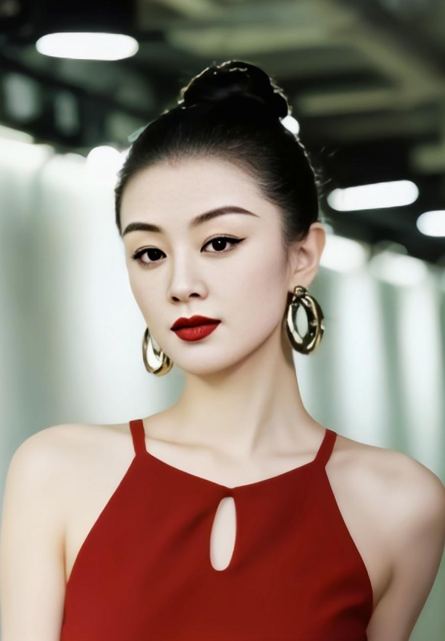 做人实不易，
生活压力、
人际纷争常令人疲惫不堪。
许多烦恼皆源于放不下，
一段