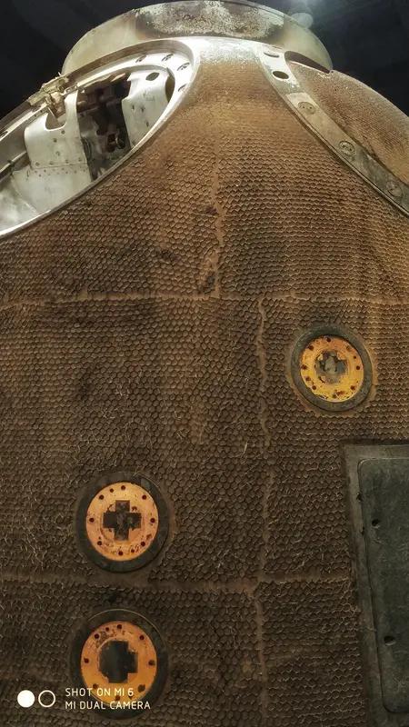 4月7日，美国NASA公布“阿耳忒弥斯2号”宇航员拍的月球照片，说是有史以来最清