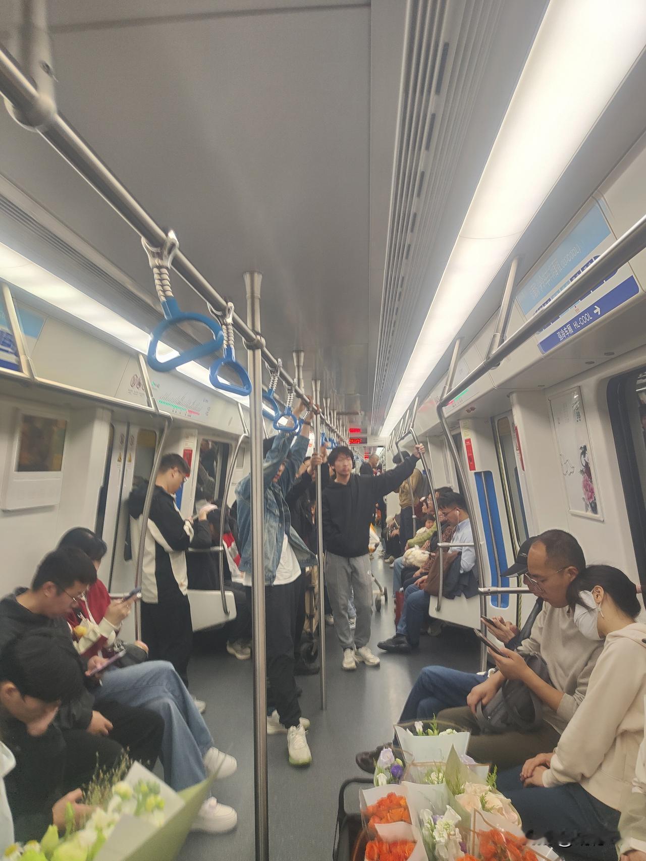 宁波地铁服务确实到位，就拿春运来说，服务超贴心。2月4日至9日，最小行车间隔为6