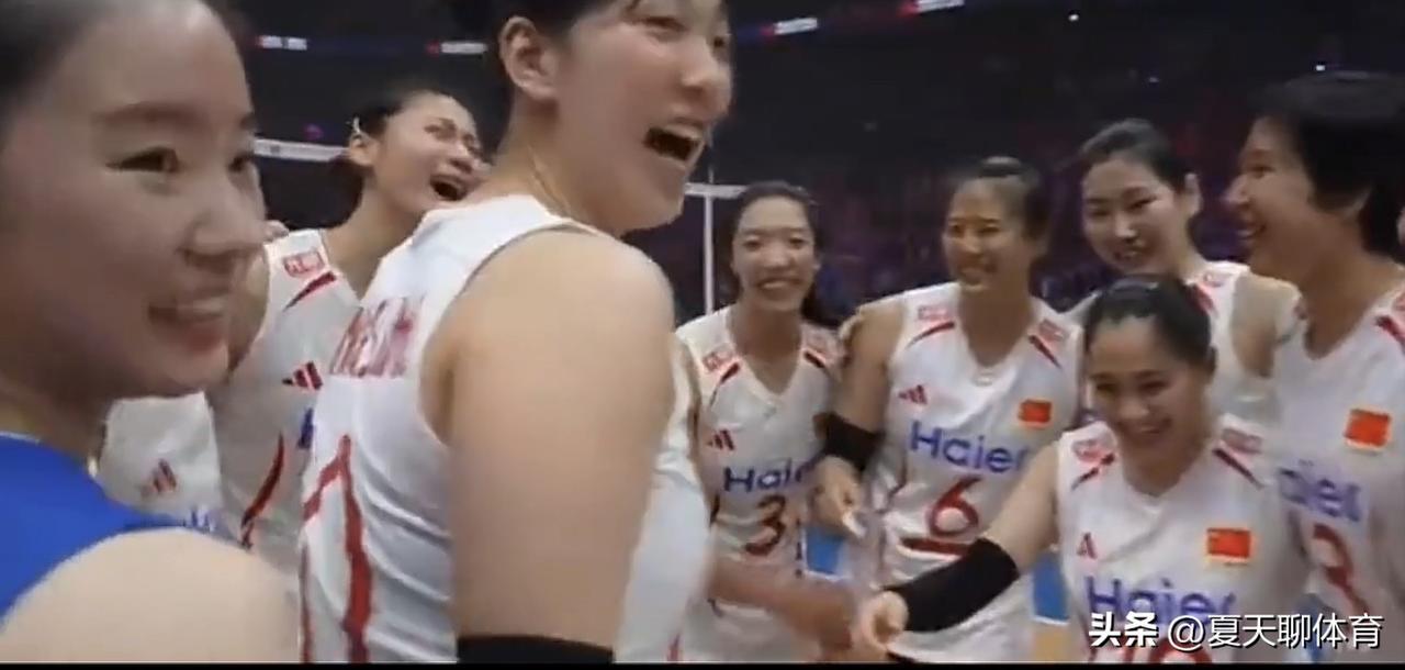 中国女排真是久旱逢甘雨啊，大家心里憋的太难受了，这场久违的3-0速胜塞尔维亚，太