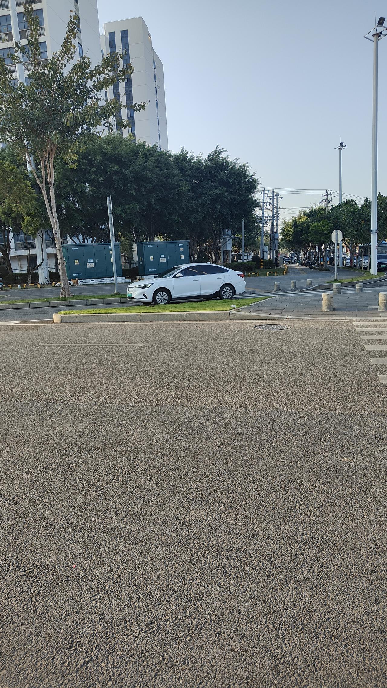 电车车主这下高兴
油价上涨和他们无关[捂脸][捂脸]