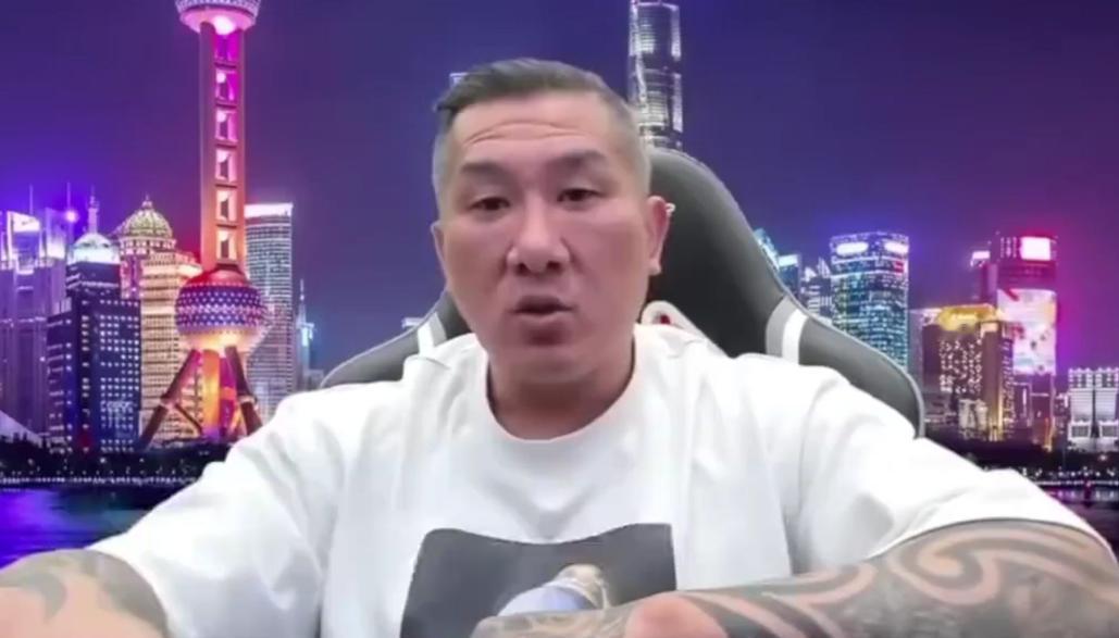 馆长卖月饼求支持！


馆长开始卖月饼了
直播里还喊话台同胞多多支持

他现在平