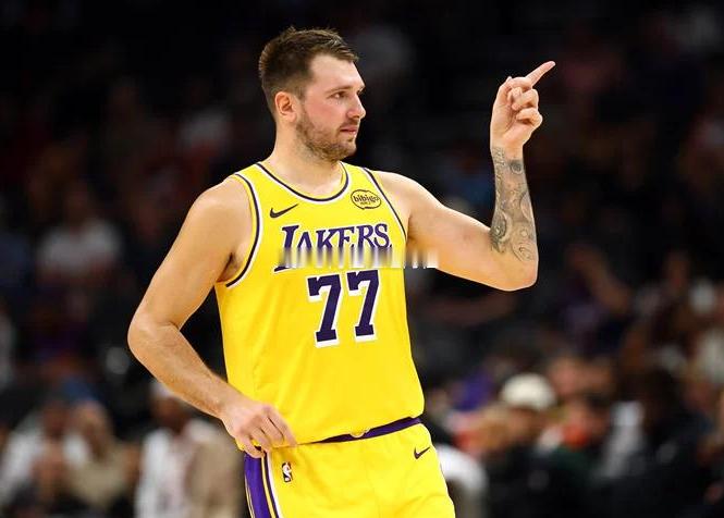 NBA明天将迎来5场圣诞大战，美媒Hoop Muse列出了现役球员的NBA圣诞大