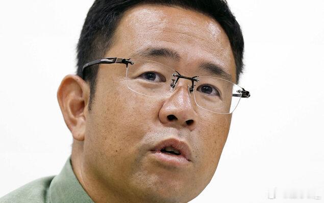 共同社称新当选冲绳知事的古谢玄太表示，考虑向日美两国政府确认普天间机场的归还条件