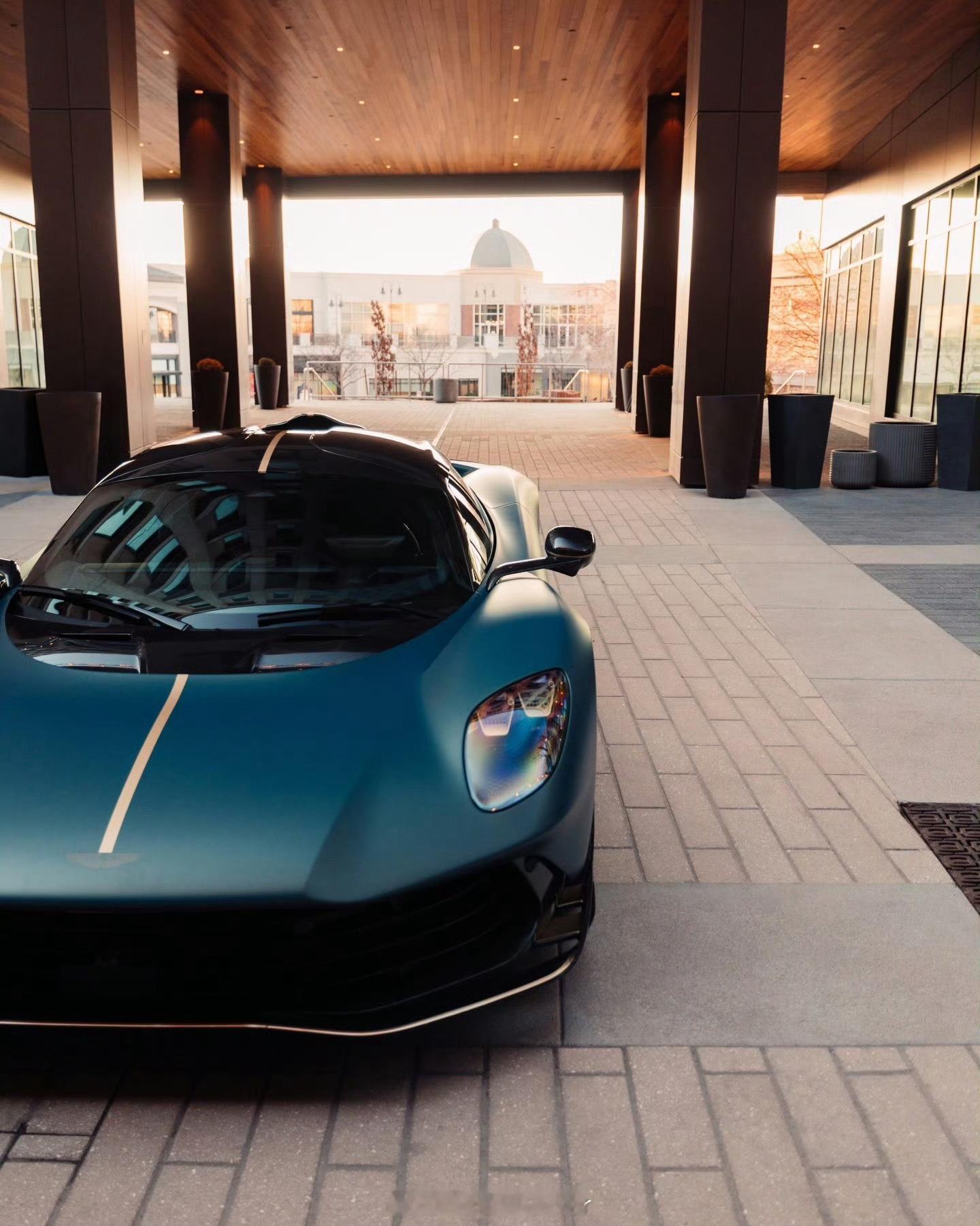 极致内敛奢华哑光蓝🤖🤖🤖Aston Martin Valhalla 