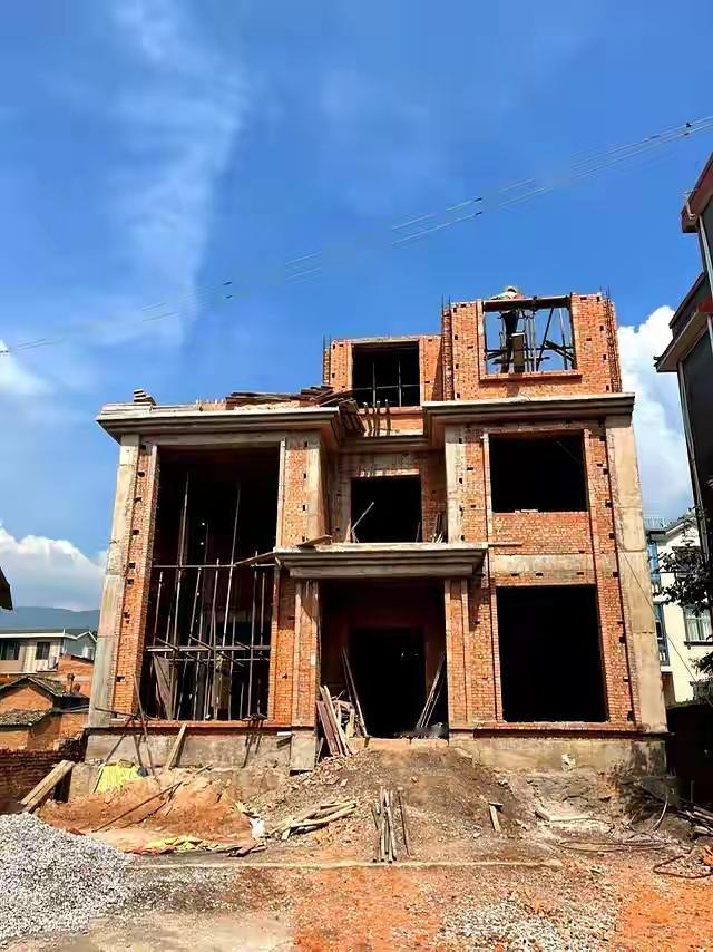 为什么越来越多人选择回农村盖房？这5个原因，太真实了

在城市高楼林立的背后，越