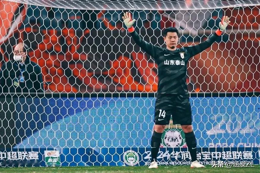 伊万科维奇心目中3月份国足世预赛两战最强11人:
（守门员）:王大雷。
  毫无