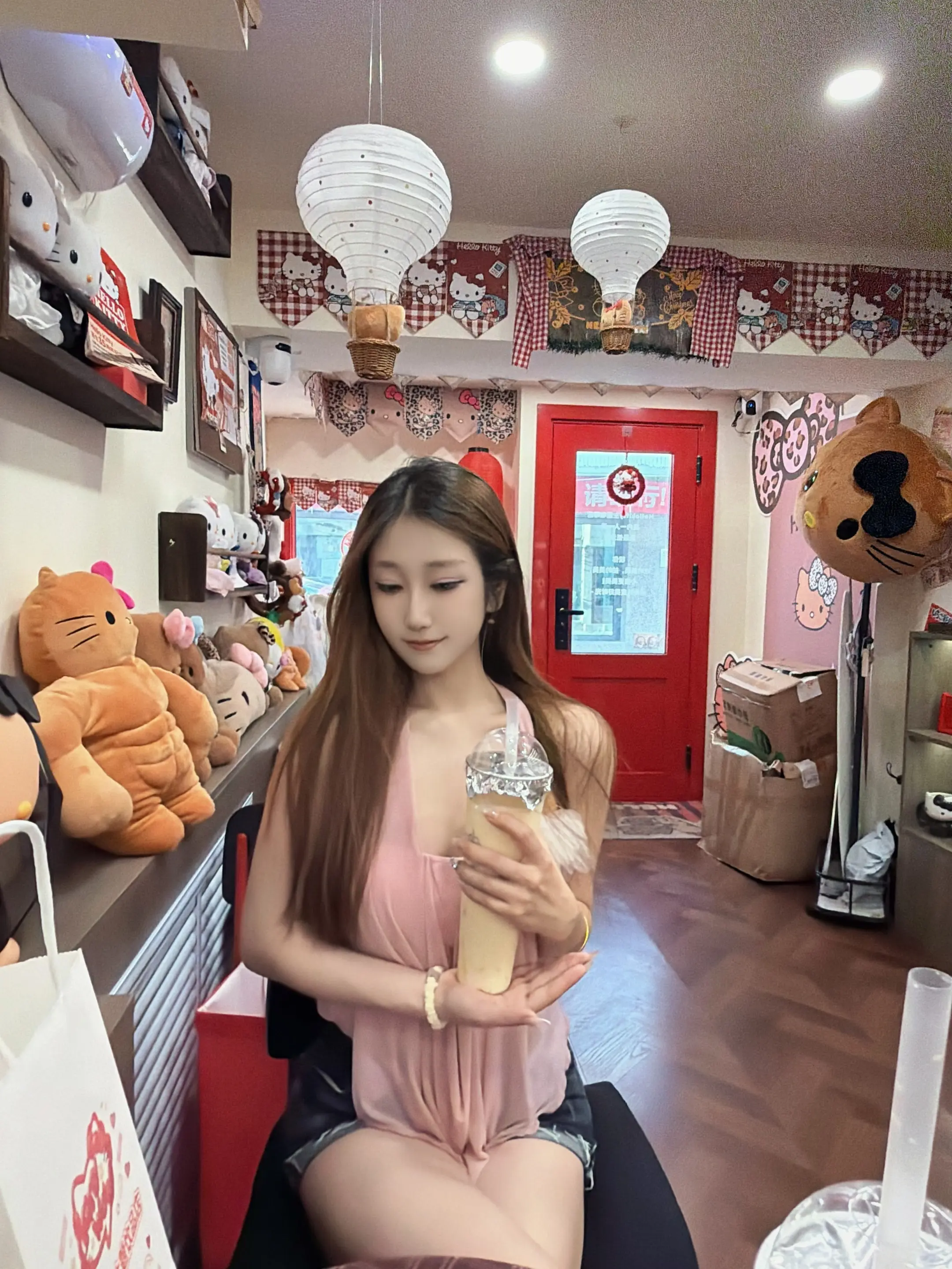 挥笔生花问桀骜，也敢与月争高