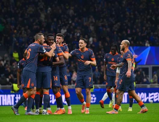 内垃集结！
2025年国际足联年度最佳评选，索默入选最佳门将候选名单，同时也与邓