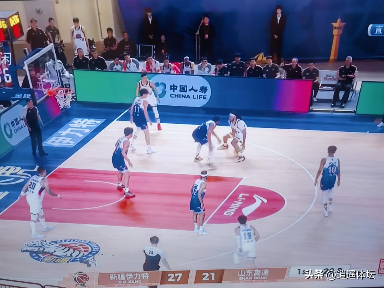 山东高速男篮水货外援坐实了？
     刚刚山东高速男篮客场挑战新疆的比赛第一节