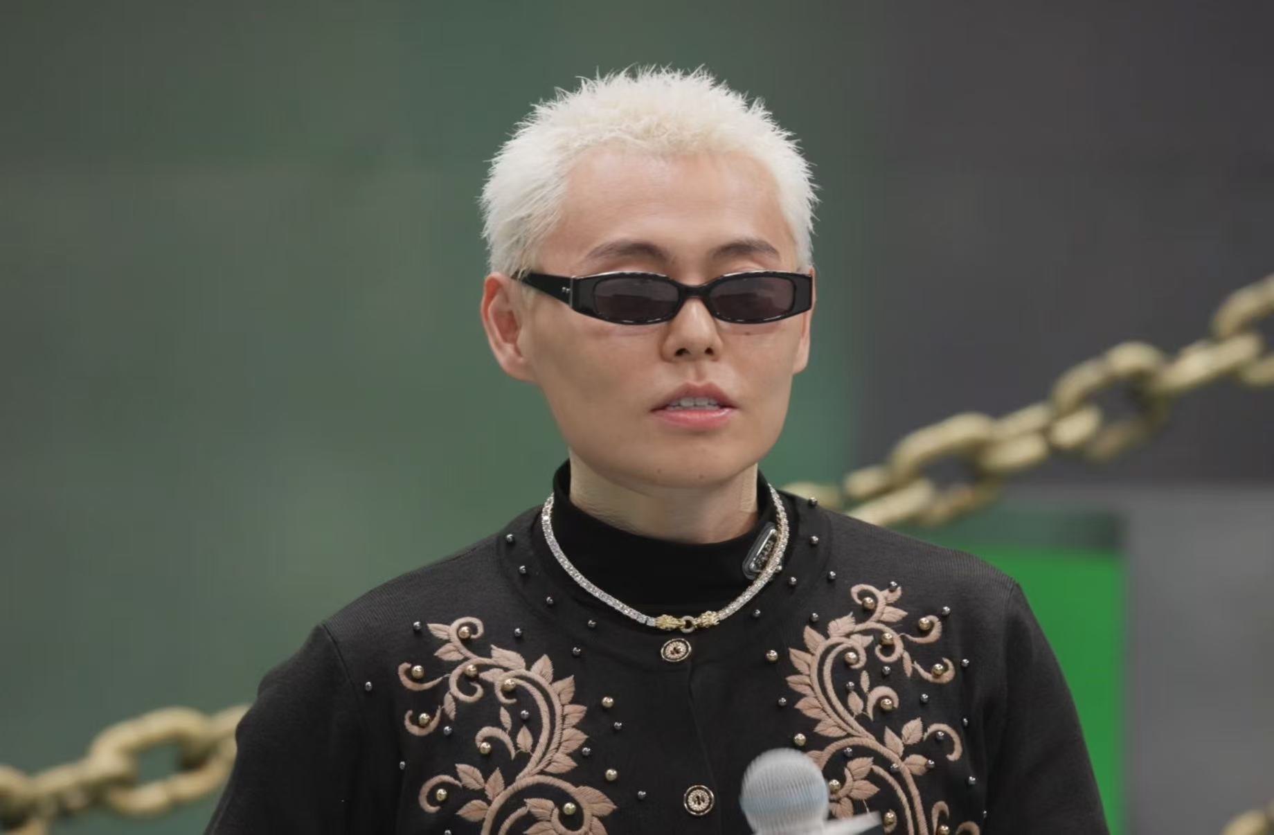 谢帝扛着严浩翔就来了说唱巅峰对决2026 从明星制作人到赛事组身份变了但态度没变