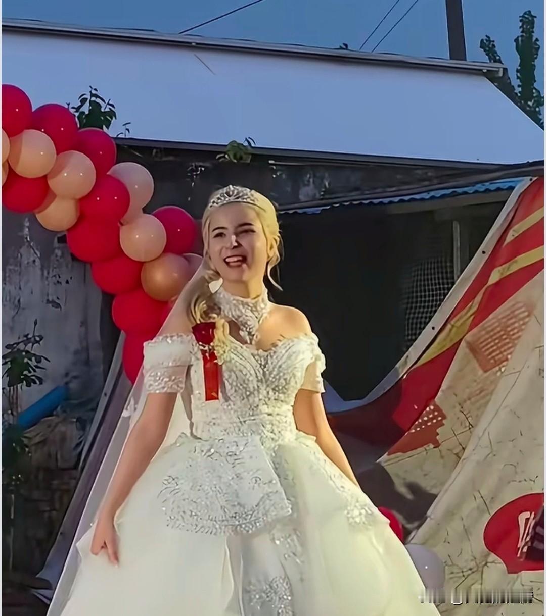 这才是真正的白雪公主，她遇到了心目中的白马王子，没要车没要房，心里纯洁得相遇王清