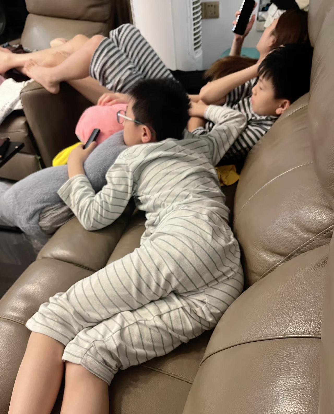 奉劝大家：“千万不要和任何人说自己的孩子，好的别说，坏的也别讲。”

这话是我一