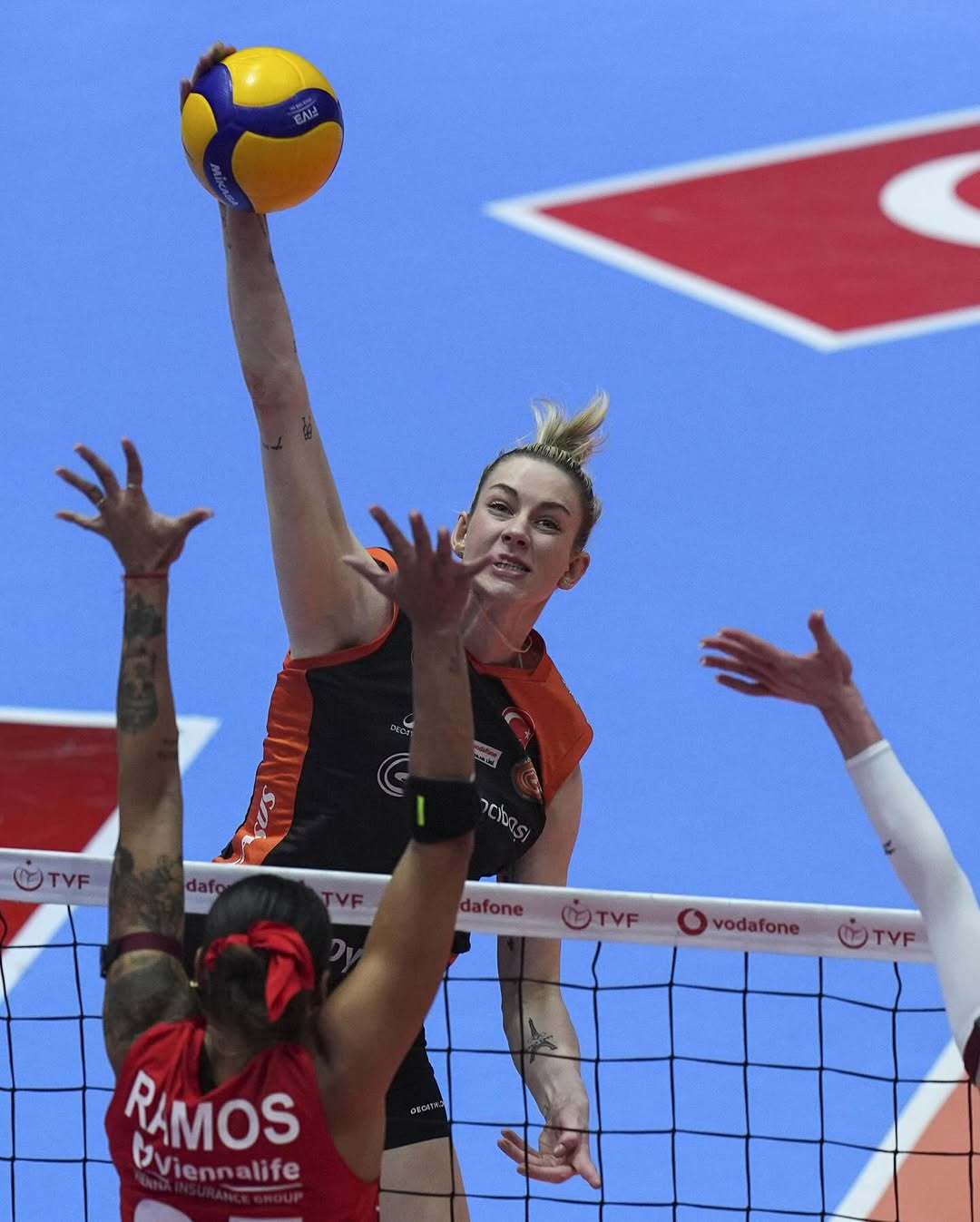 伊萨奇巴希意外客场输给了阿拉斯塔戈！ 