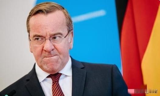 德国国防部长放狠话出兵80万打俄罗斯
 
这也是二战之后德国第一次向俄罗斯发出的