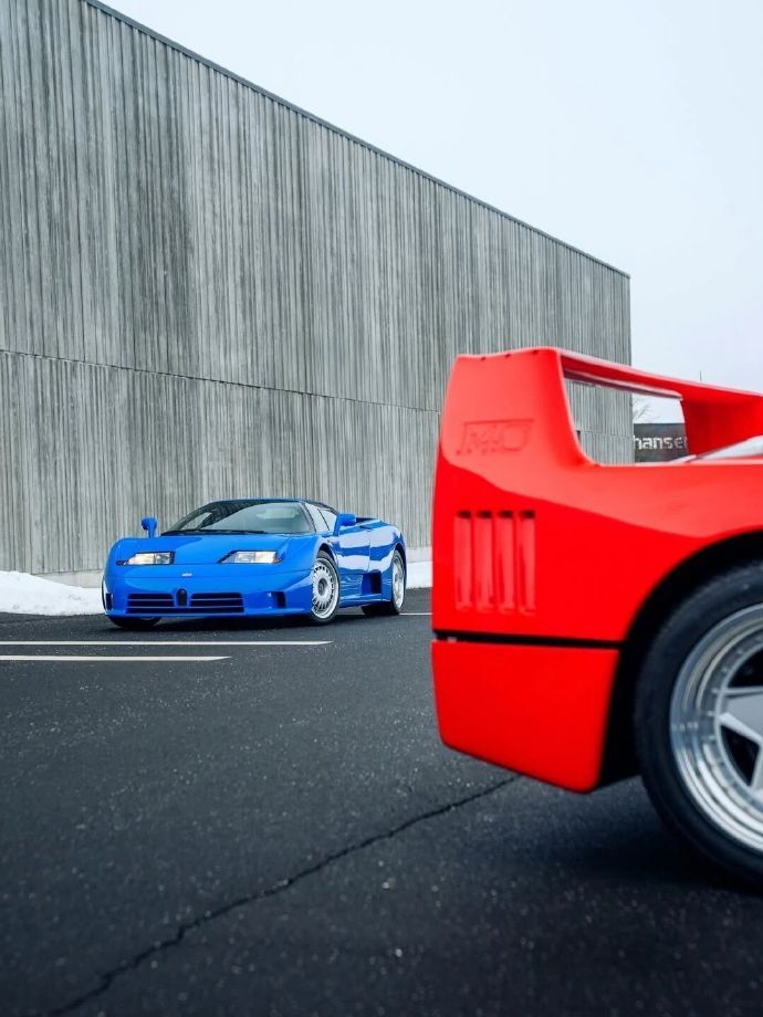 汽车 分享一组汽车美图：红色 vs 蓝色，法拉利F40和布加迪EB110！ 