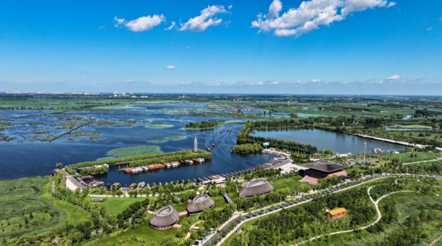 2017年，5100亿砸了进去，建设了一个面积相当于三个纽约市的新城——雄安。现